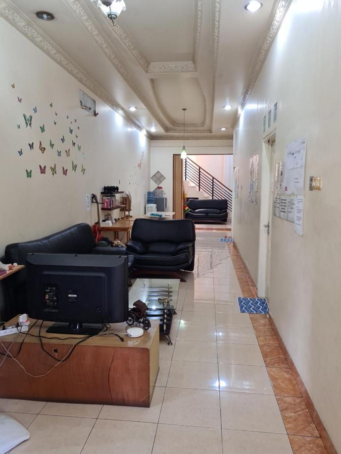 Traveller Home Tangerang Exteriör bild