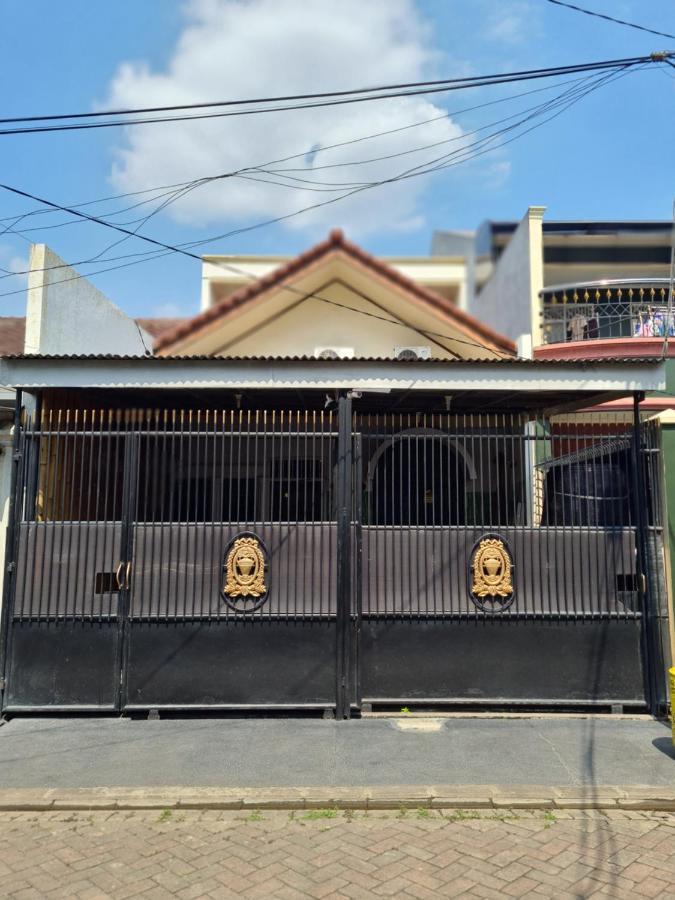 Traveller Home Tangerang Exteriör bild