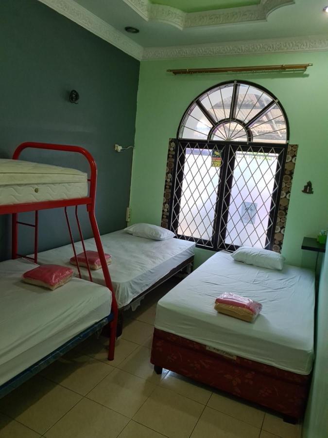 Traveller Home Tangerang Exteriör bild