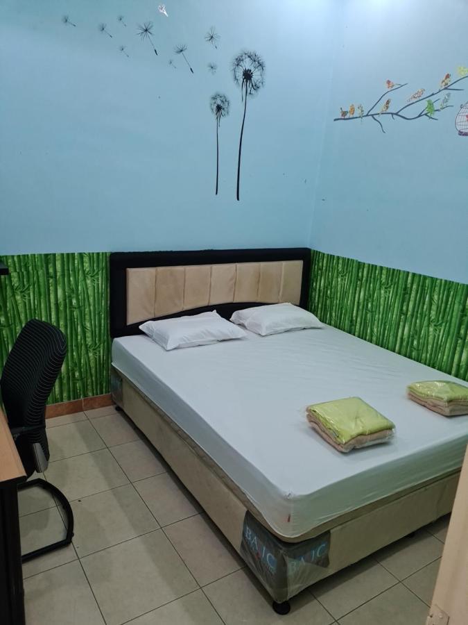 Traveller Home Tangerang Exteriör bild