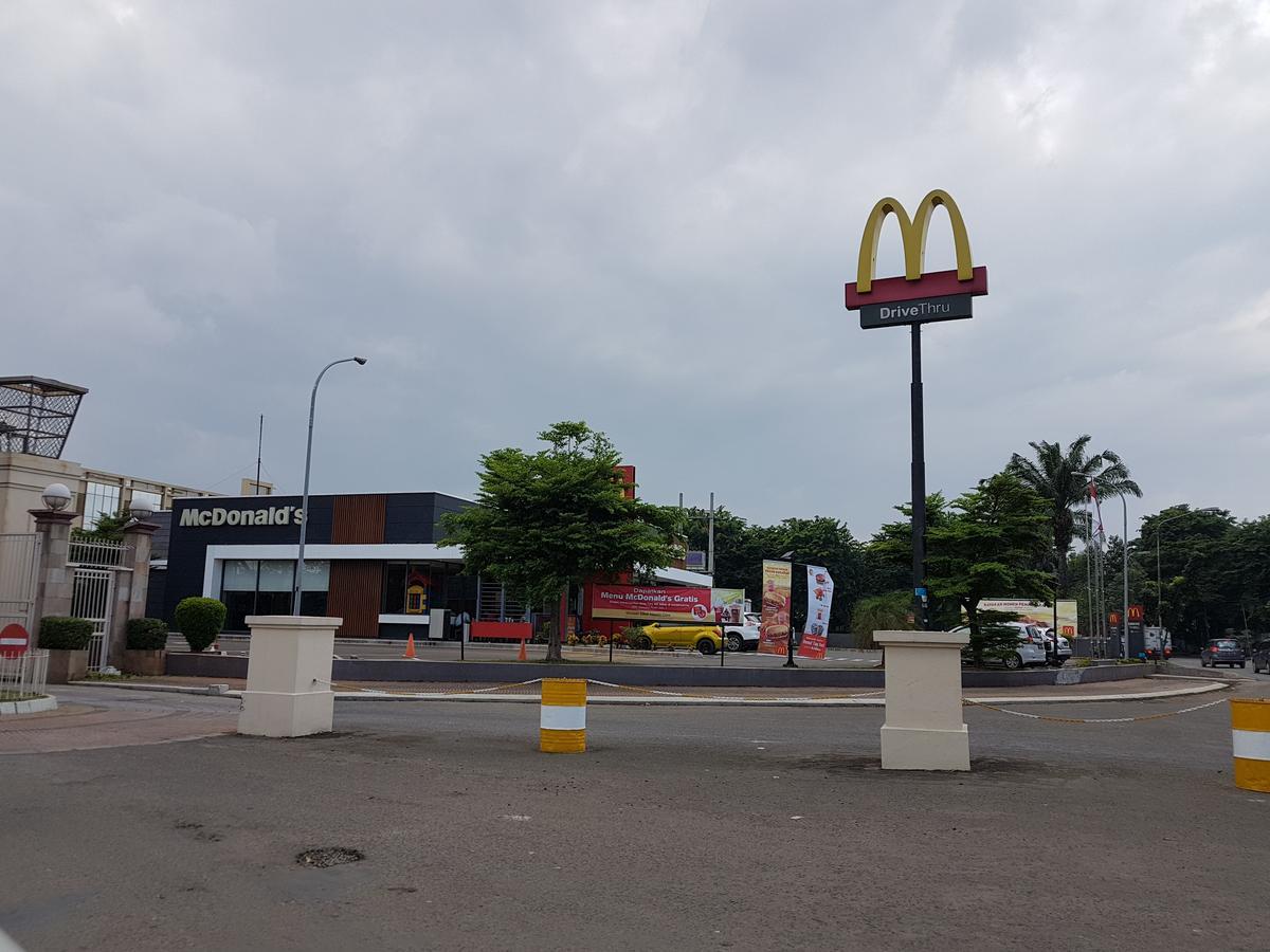 Traveller Home Tangerang Exteriör bild